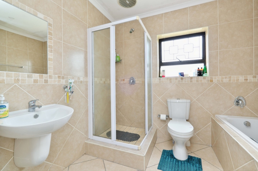 3 Bedroom Property for Sale in Parsonsvlei Eastern Cape